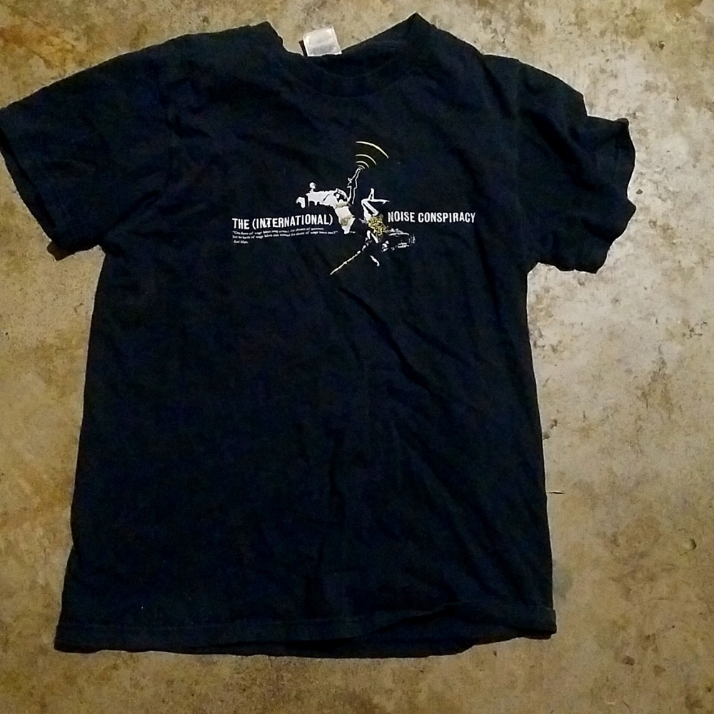 Black t shirt